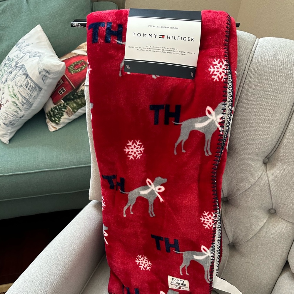 Tommy Hilfiger Pet Plush Sherpa Throw Red 50”x60”